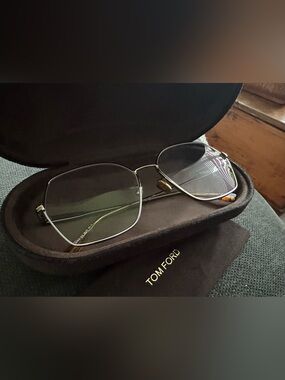 🌞 Tom Ford Gold Geometric Frames